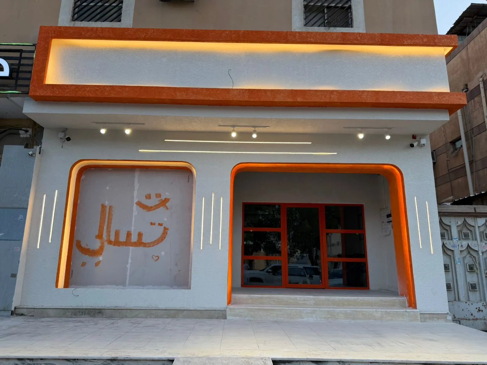 تنفيذ واجهات مطعم